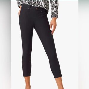 NWT HUE Denim Capri Leggings with Pockets and Side Slits, Pull On Pants size M